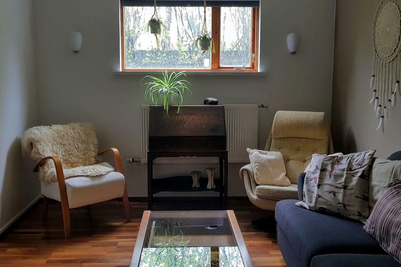 Skjolbraut - Cozy Apartment - Central Location - Free Parking - Close To A Public Swimming Pool And Sky Lagoon Reykjavik Luaran gambar